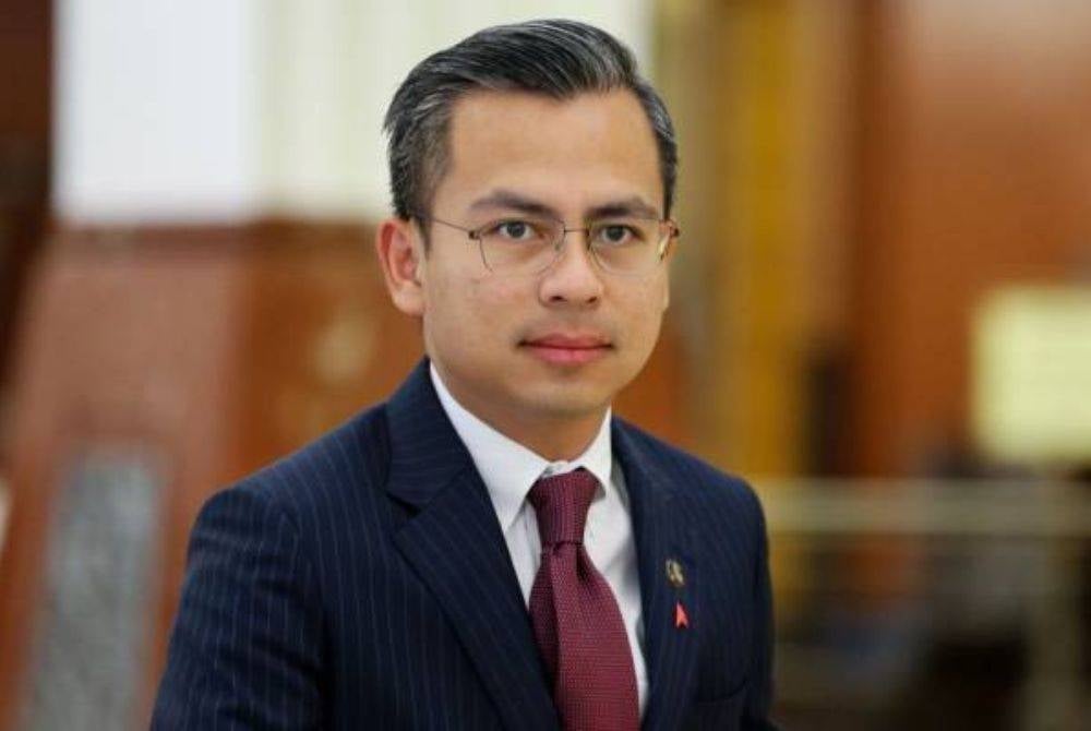 Fahmi turut mengingatkan ibu bapa supaya lebih berhati-hati apabila berkongsi maklumat peribadi keluarga di internet, termasuk alamat rumah atau butiran sensitif lain.