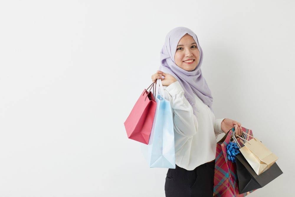 Bila dah mula pegang duit sendiri, setiap perbelanjaan ada makna, jadi penting untuk tahu bezakan keperluan dan kehendak supaya tak stres kemudian hari.