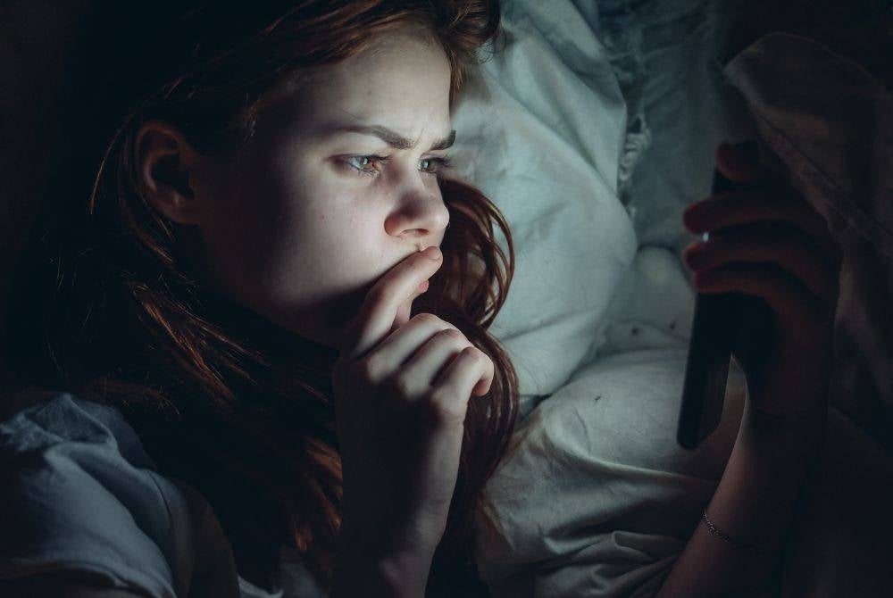 Experts warn that endless scrolling may affect teenagers’ sleep, focus and emotional wellbeing.