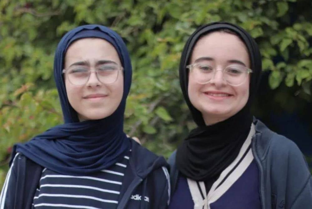 Farah dan Tala Mousa mencipta harapan baharu di tengah kemusnahan perang menerusi projek bata boleh guna semula mereka.