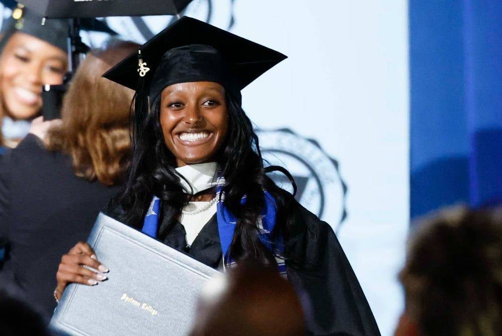 Zahara officially graduates with a Psychology degree from Spelman College.