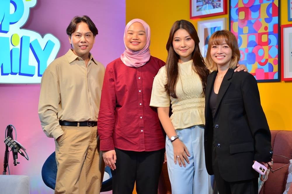 Dari kiri: Muhammad Shahrul Azlan, Alyssa Suraya, Nina Nadira (pengacara podcast Pop Family) dan Audrey Ooi.