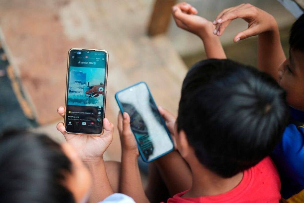 Indonesia mengambil langkah tersebut demi kebaikan anak-anak di bawah 16 tahun.