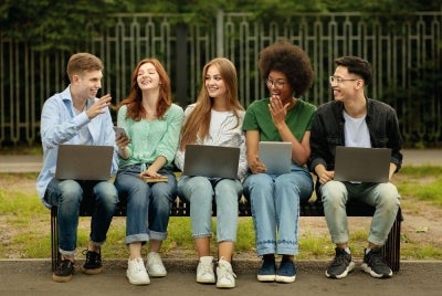 Penggunaan AI semakin menjadi sebahagian daripada kehidupan pelajar, namun ia turut mencetuskan persoalan mengenai integriti akademik. - Gambar hiasan