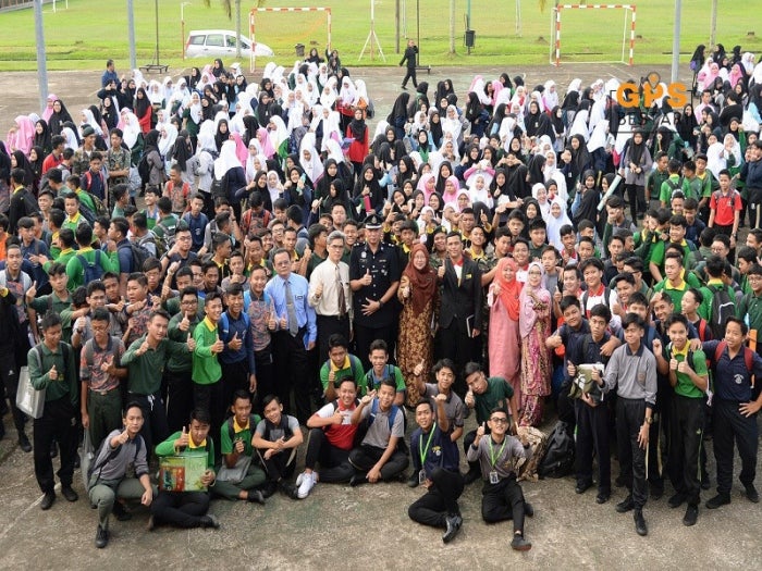 Menarik program keselamatan jalan raya SMK Tun Abang Haji Openg - Lima program, tiga fasa berbeza