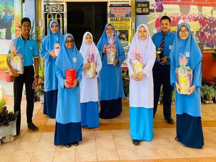 Satu pengalaman baru. Ini yang dirasai 20 pelajar SMK Pulau Nyior ketika sertai program atas talian