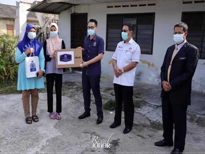 Permaisuri Johor yakin kurniaan komputer riba bantu lancarkan pembelajaran pelajar