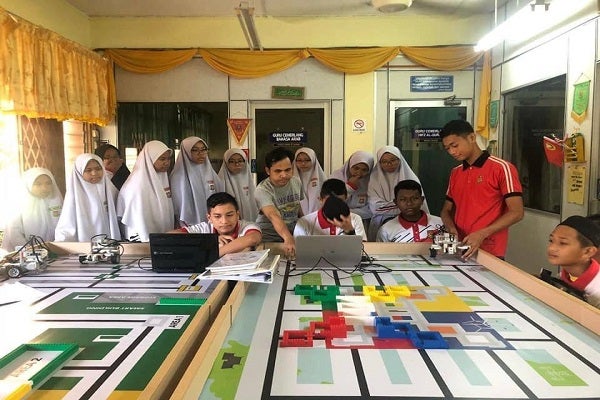 photo6100361687002624016