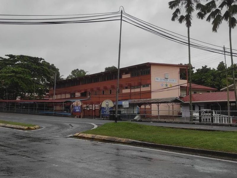 “Di mana Sekolah Kebangsaan Sungai Anib bang? Jauh ke? Dua hari dah hati saya tak tenang”