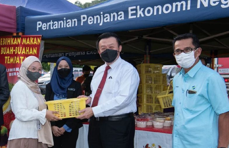 ums taufiq yap yun hin 2022 Universiti awam Sabah anjur bazar ramadan galak mahasiswa niaga untuk jana pendapatan 