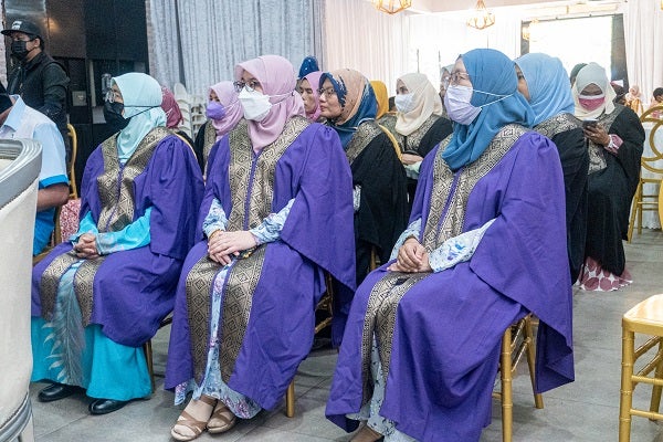 8 modul IMPAK membuatkan sekumpulan ibu bapa berjaya bergraduasi
