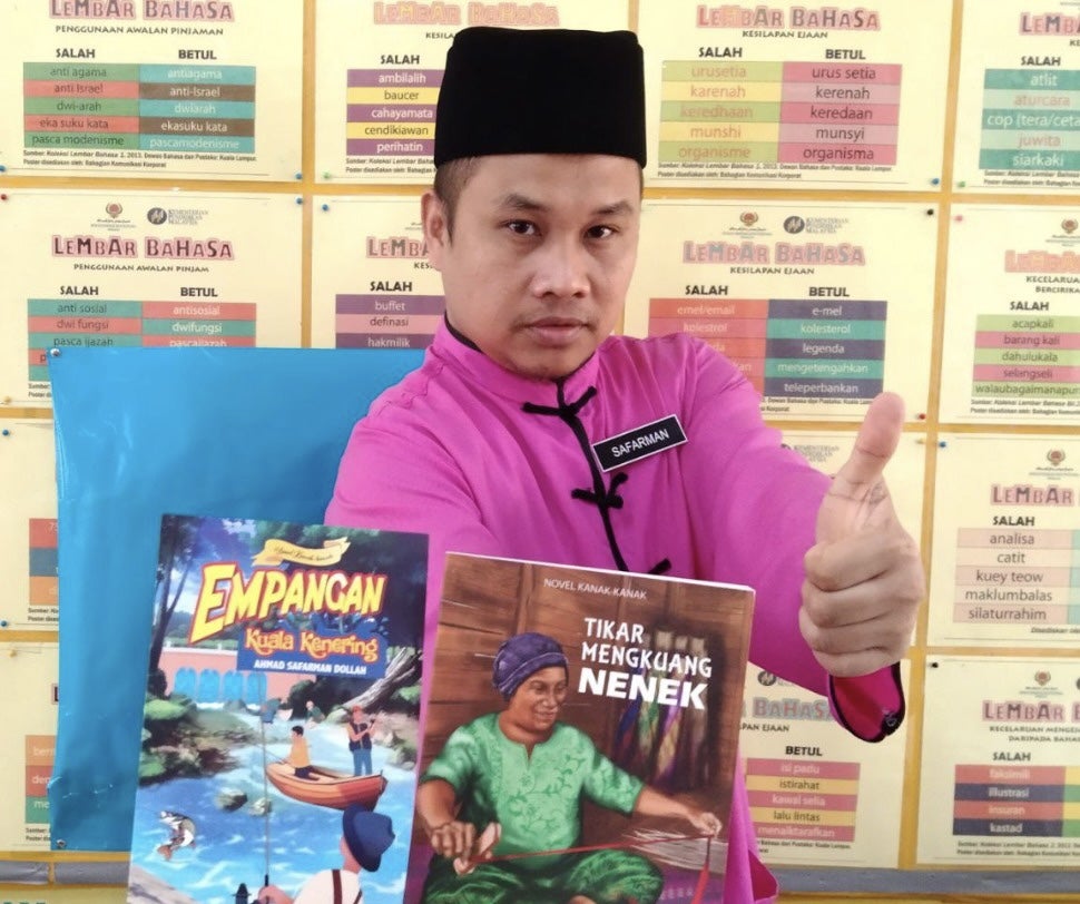 Tugas guru tidak halang Cikgu Ahmad jadi penulis, berkat kesungguhan, banyak karya diterbitkan