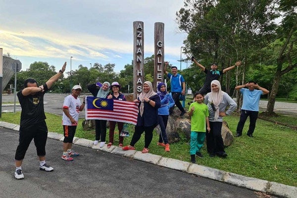 Warga universiti semarakkan Bulan Kebangsaan, kibar Jalur Gemilang dan bendera negeri