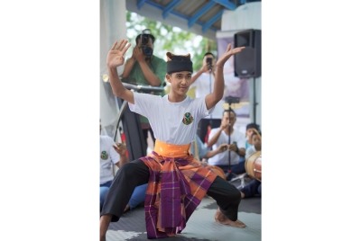 Walaupun tamat sekolah sehingga di Tingakatan Dua sahaja, tetapi Belalang turut mengingatkan kepada semua bahawa pelajaran itu penting. 