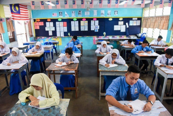 Pelajar cemerlang SPM yang berkenaan akan mendapat tawaran berperingkat selewat-lewatnya minggu ketiga bulan depan.