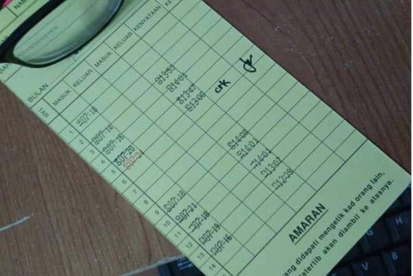 "Puan, bulan lepas saya lewat lagi empat kali. Kenapa punch kad saya tidak 'diturunkan darjat' menandakan saya pernah lewat? 