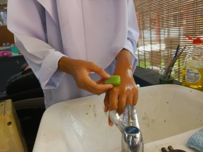 
Sabun berasaskan nanas yang dihasilkan juga boleh digunakan untuk mencuci tangan.