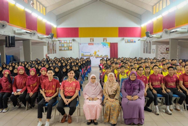 Program Remaja Holistik, sebuah inisiatif membangkitkan kesedaran dan memberi panduan kepada golongan remaja.