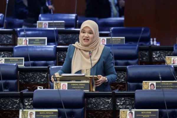 Fadhlina dalam Persidangan Dewan Rakyat. Foto: Bernama 