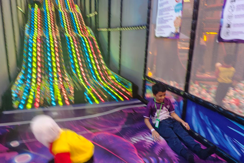 Murid pendidikan khas lebih yakin dan berani untuk bermain.