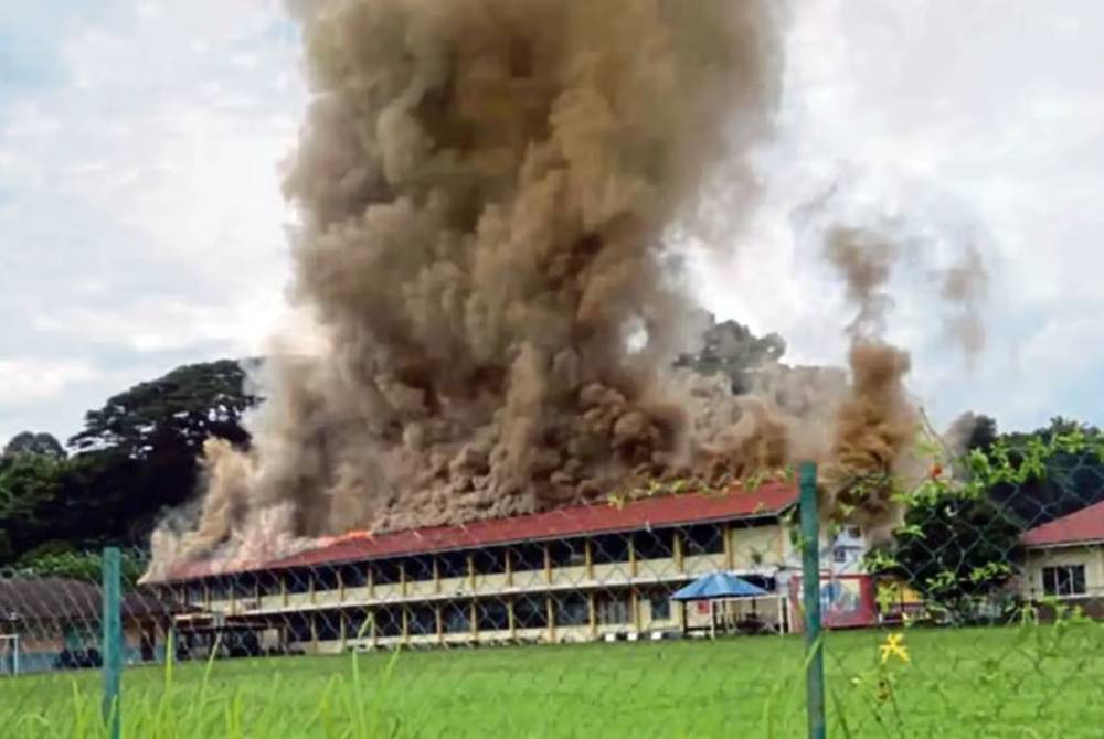 JPN Kedah memaklumkan tindakan segera telah diambil untuk menyiasat punca kejadian dan melakukan penilaian kerosakan infrastruktur yang terjejas. Gambar JBPM
