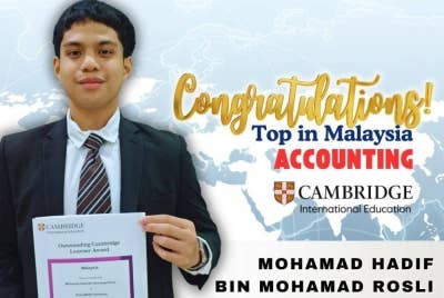 Mohamad Hadif diumumkan sebagai penerima anugerah Top in Malaysia dalam subjek Perakaunan bagi peperiksaan AS Level Mei/Jun 2025. 