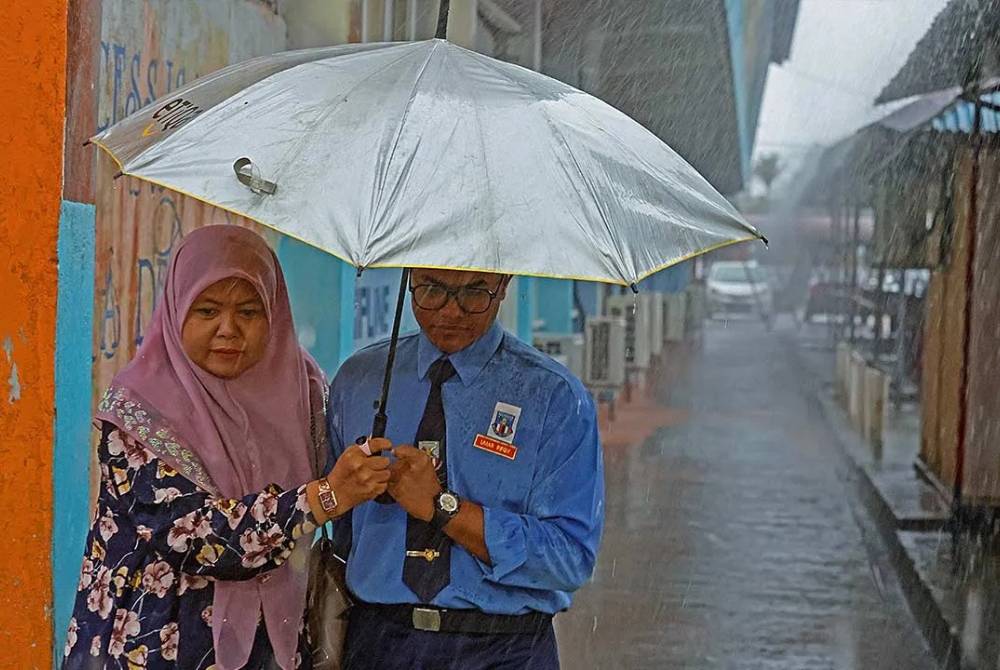 Semua sekolah terjejas dibenarkan menjalani PdPR secara penuh atau separuh, bergantung kesesuaian situasi sesebuah sekolah.