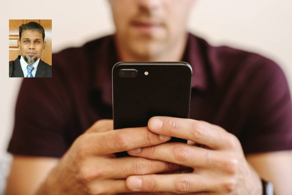 Semakin lama seseorang skrol tanpa tujuan, semakin tinggi tahap rasa bersalah yang dialami terhadap masa yang dihabiskan di skrin. Foto: Canva. Gambar kecil: Profesor Dr Ahmad Zamzuri