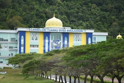 Menjelang usia suku abad penubuhannya, UniMAP mahu memperkukuh kedudukan sebagai universiti teknikal yang unggul bagi menghadapi era Revolusi Industri 5.0 dan perkembangan kecerdasan buatan agar selari dengan keperluan industri nasional dan global. 