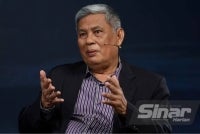 Dalam usaha untuk memperkasakan pelajar lepasan maahad tahfiz dan pondok, Alimuddin turut mencadangkan semua IPTA supaya menyediakan program khas. 