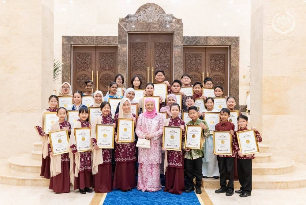 Pelajar berkenaan terdiri daripada pelbagai kaum dari seluruh negara, yang pernah memenangi pertandingan bahasa Ingegris antaranya di Itali, Amerika Syarikat, Brazil, United Kingdom dan Singapura. 