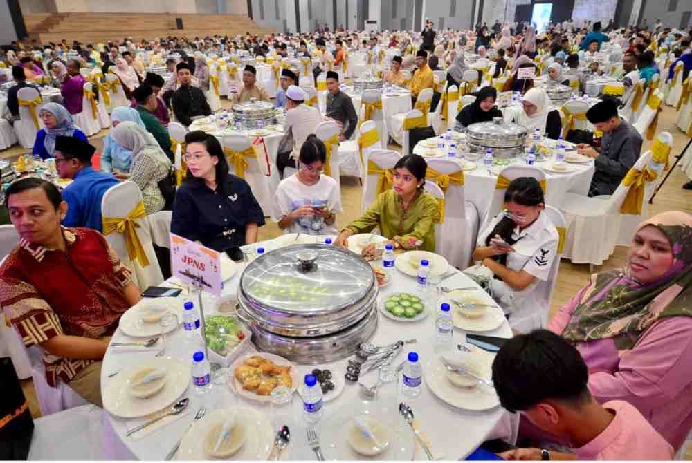 Antara warga pendidik dan pelajar yang hadir.