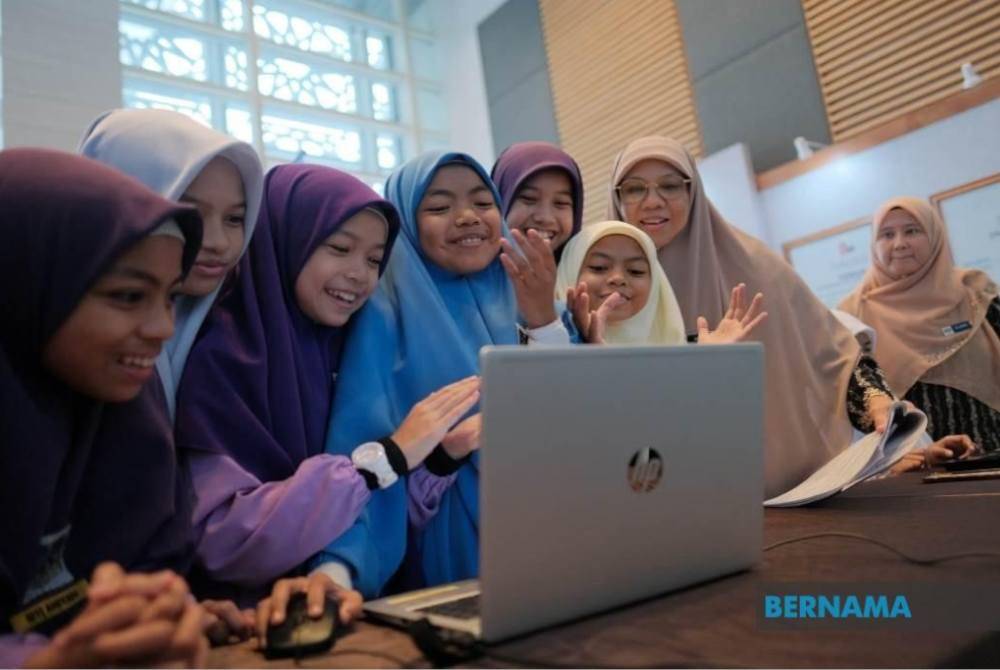 Pengarah JAIPk berkata, daripada jumlah keseluruhan calon yang hadir itu juga, 1,929 calon mendapat 8A dan 1,345 calon memperoleh 7A, selain Perak berjaya mengekalkan rekod Sifar D selama dua tahun berturut-turut. Gambar hiasan