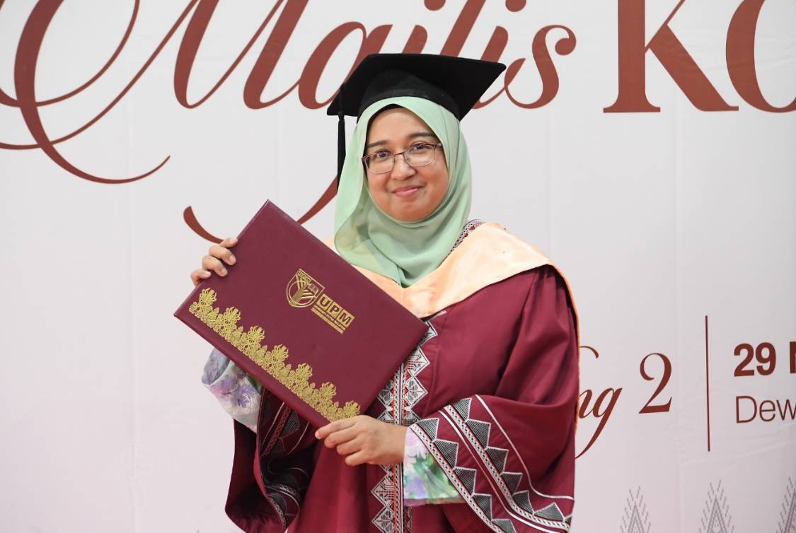 Bagi Nurhayatul, kejayaan sebenar bukan sekadar trofi dan gelaran, sebaliknya apabila setiap inovasi memberi makna kepada kehidupan murid.