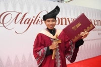 Beliau berkata, keris pertamanya yang dipamerkan di Muzium Kesenian Islam Malaysia mendapat perhatian DYMM Sultan Selangor, sekali gus membawa kepada tempahan khas daripada Baginda. 