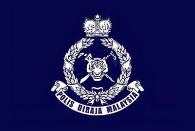Polis menahan seorang guru besar bagi membantu siasatan berkaitan kes memukul seorang murid lelaki Tahun Satu sehingga menyebabkan kecederaan Selasa lepas. 