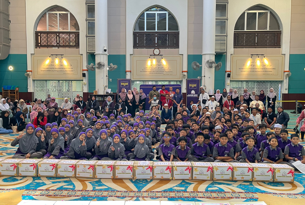 Seramai 483 murid Sekolah Rendah Agama Al-Amin Darul Musthofa menyediakan sebanyak 346 pek bantuan makanan untuk diagihkan kepada keluarga asnaf melalui Program Infaq Kasih Ramadan 2026.