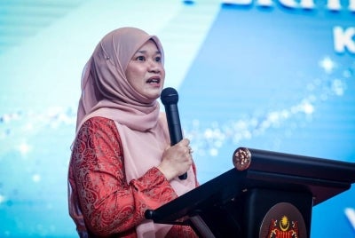 Fadhlina berkata, keputusan itu dibuat kerana berdasarkan pengalaman PdPR yang memberi kesan kepada murid sebelum ini termasuk menyebabkan mereka menjadi generasi ketinggalan seperti ketika negara dilanda COVID-19. 