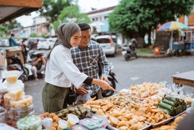 Smart Food boleh digambarkan sebagai makanan yang 'ada akal', iaitu bukan sekadar sedap dan mengenyangkan tetapi berkhasiat, selamat dimakan, mudah disimpan serta tidak mendorong kepada pembaziran. Foto: Canva
