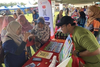 Interaksi bersama komuniti setempat dalam jerayawara 'Cool Lah - Tambahlah Bintang!', yang menekankan kepentingan amalan penggunaan tenaga secara bijak serta meningkatkan kesedaran pengguna terhadap kecekapan tenaga dalam kehidupan harian.