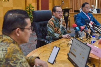 Mohd Azam pada sidang media pengumuman keputusan peperiksaan SPM 2025.