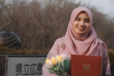 Bagi Dr Nur Ain Hannani, segala cabaran berjaya ditempuhi dengan penuh tekad sehingga berjaya menamatkan pengajian di peringkat tertinggi itu.