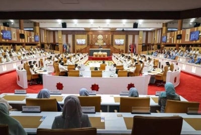 Sesi soal jawab lisan berlangsung pada Persidangan DUN. 