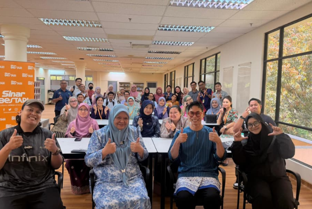 Hari terakhir di Borneo, pasukan Sinar Bestari menjalankan Bengkel Pemerkasaan Guru Penyelaras TV PSS di Universiti Malaysia Sabah (UMS) melibatkan hampir 40 guru.
