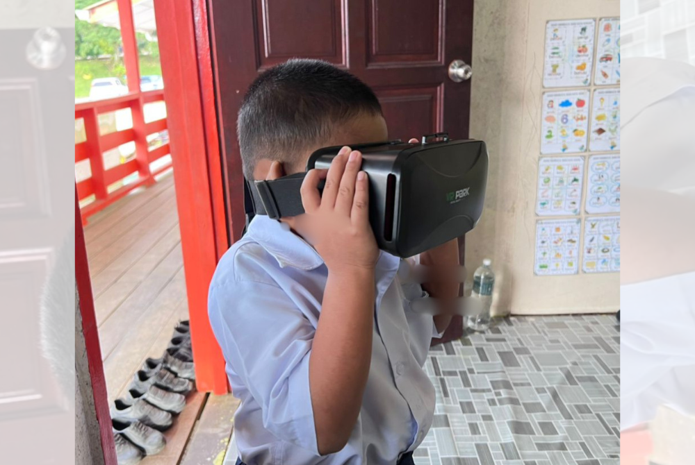 Pelajar menggunakan 'Virtual Reality' (VR) untuk aktiviti dalam kelas.