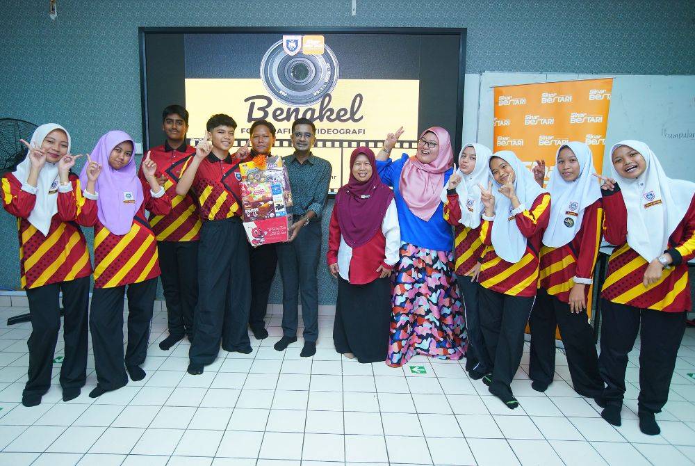 Pasukan yang berjaya menambat hati tenaga pengajar meraih tempat pertama aktiviti berkumpulan.