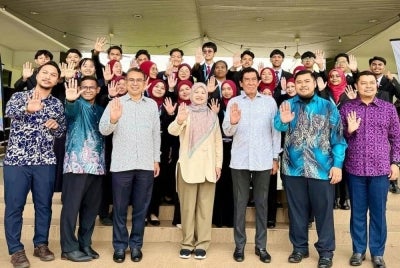 Fadhlina mengucapkan tahniah atas penganjuran Kongres Prauniversiti peringkat negeri Pulau Pinang dan berharap suara pelajar terus memainkan peranan dalam mengangkat martabat pendidikan negara. 