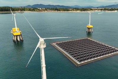 Secara umumnya, Ekonomi Biru merujuk kepada penggunaan sumber laut dan marin secara lestari bagi meningkatkan pertumbuhan ekonomi, kesejahteraan masyarakat dan peluang pekerjaan tanpa menjejaskan kesihatan ekosistem laut. 