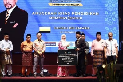 Anugerah Khas Pendidikan Kepimpinan Rendah yang diterima Hamzah baru-baru ini, tidak pernah dikejar sebagai matlamat utama. 