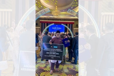 Muhammad Khairi yang aktif memperjuangkan inovasi pendidikan berkata, kejayaan yang diraih selepas lima kali mencalonkan diri sebelum berjaya menerima anugerah yang diimpikan. 